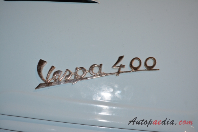 ACMA Vespa 400 1958-1961 (1958), emblemat tył 