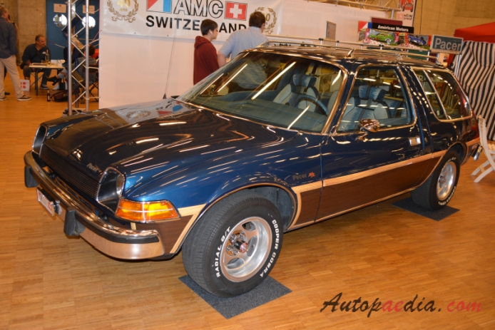 AMC Pacer 1975-1980 (1975-1978 Pacer D/L station wagon 3d), left front view