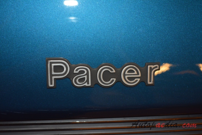 AMC Pacer 1975-1980 (1975-1978 Pacer D/L station wagon 3d), front emblem  