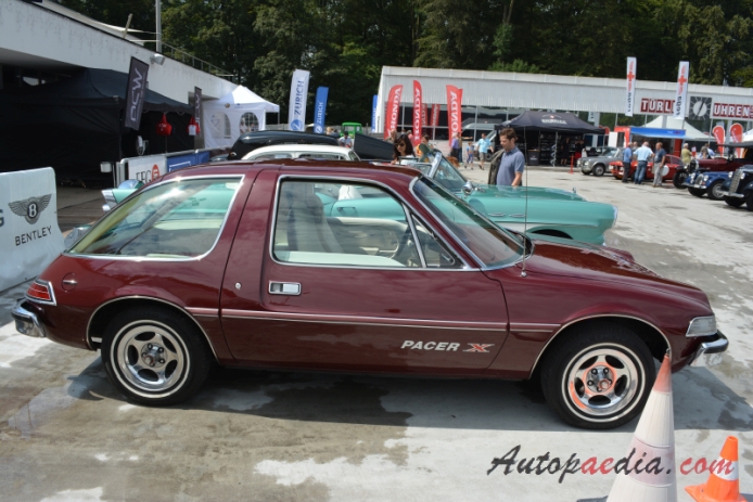 AMC Pacer 1975-1980 (1975-1978 Pacer X hatchback 3d), right side view