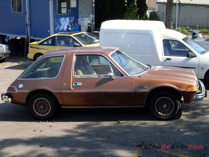 AMC Pacer 1975-1980 (1978-1980 hatchback 3d), right side view