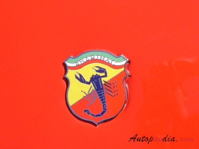 Abarth Simca 2000 1962-1965 (1966 2000 GT), front emblem  