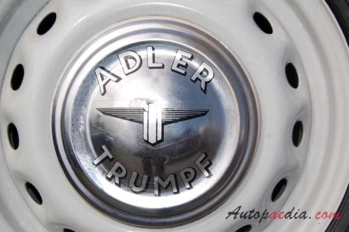 Adler Trumpf 1932-1938 (2d cabriolet), rear emblem  