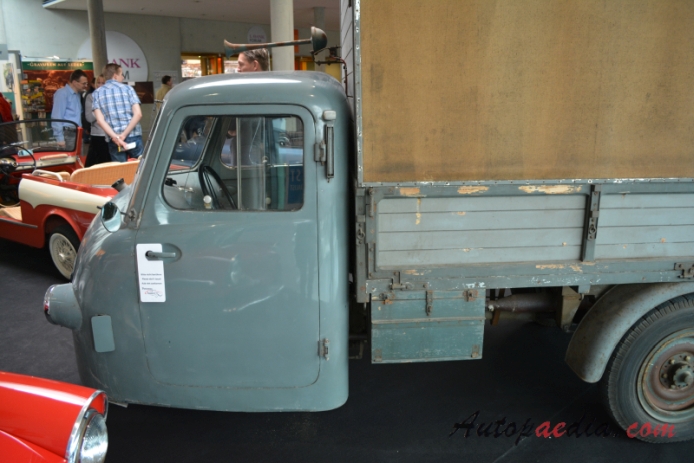 Macchi MB1 1945-199x (1947 three-wheeler), lewy bok