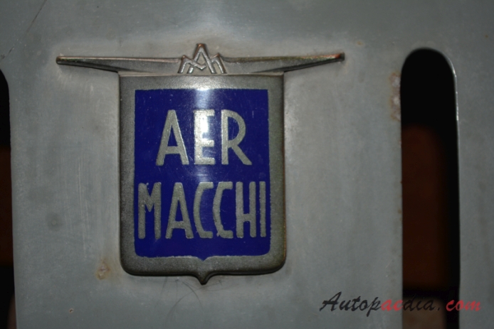 Macchi MB1 1945-199x (1947 three-wheeler), emblemat przód 