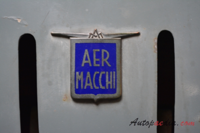 Macchi MB1 1945-199x (1947 three-wheeler), front emblem  