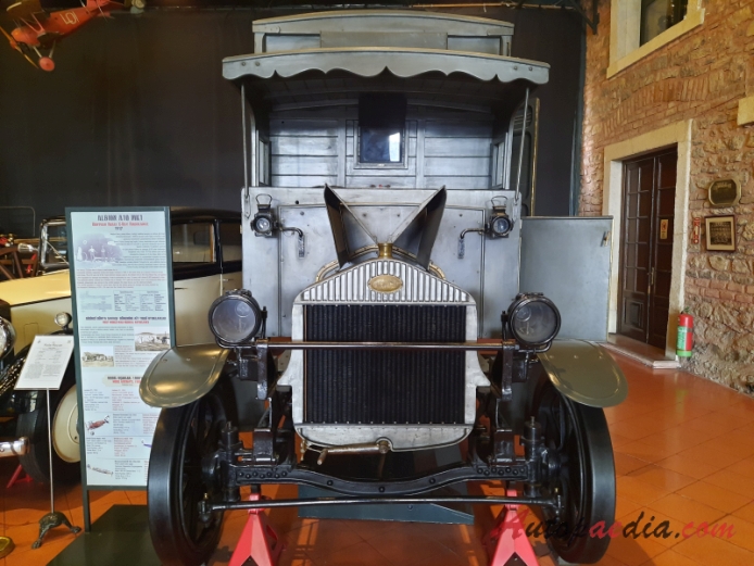 Albion A10 1910-1926 (1917 Albion A10 Mk1 ambulans pojazd wojskowy 2d), przód