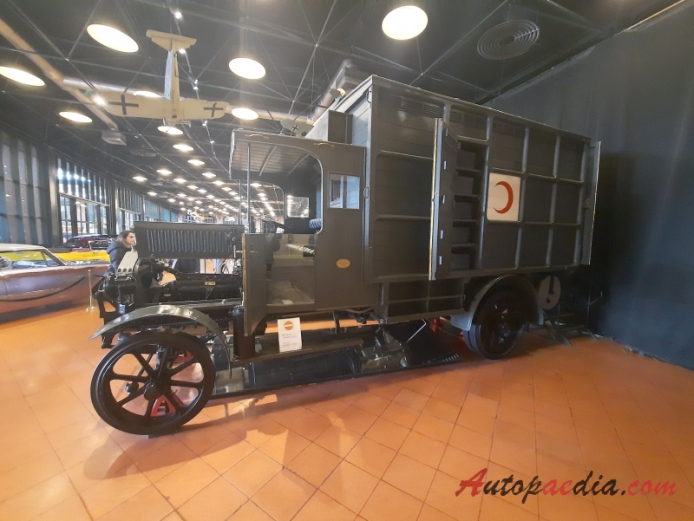 Albion A10 1910-1926 (1917 Albion A10 Mk1 ambulans pojazd wojskowy 2d), lewy bok