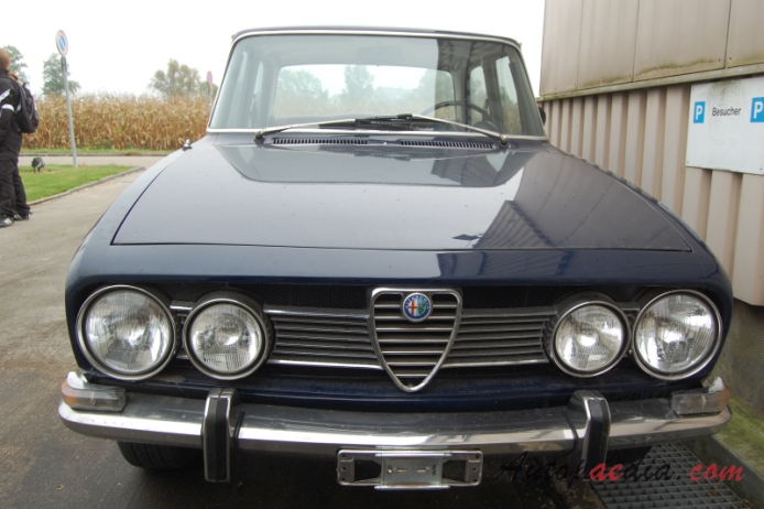Alfa Romeo 1950 Berlina 1968-1974, przód