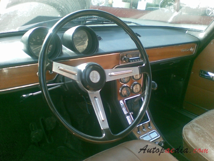 Alfa Romeo 1950 Berlina 1968-1974, interior