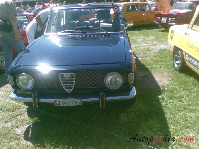 Alfa Romeo 2000 Berlina 1971-1977 (Radiowóz policyjny), przód