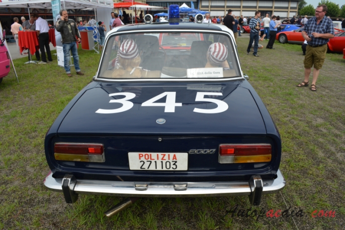 Alfa Romeo 2000 Berlina 1971-1977 (Radiowóz policyjny), tył