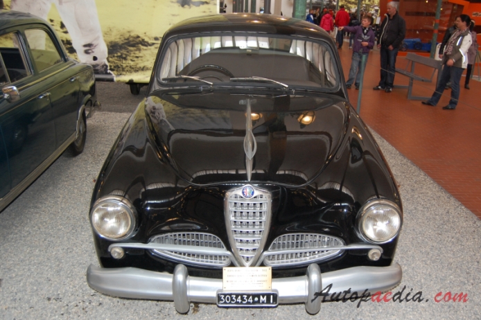 Alfa Romeo 1900 1950-1959 (1955 Super Berlina 4d), front view