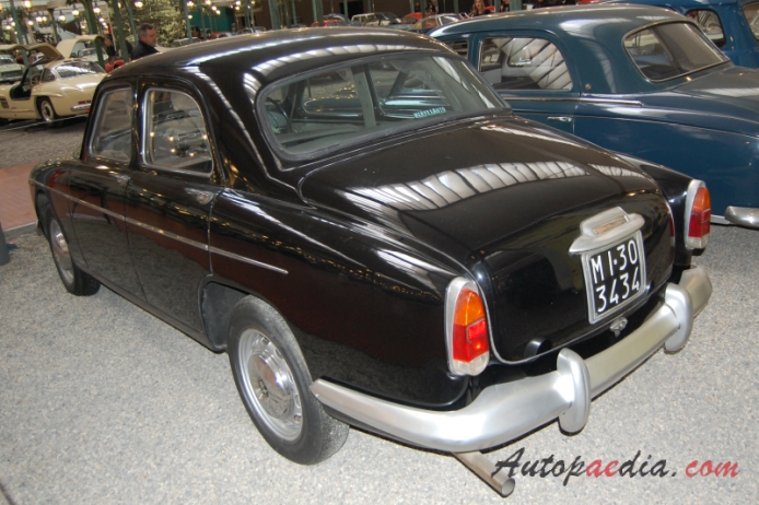 Alfa Romeo 1900 1950-1959 (1955 Super Berlina 4d),  left rear view