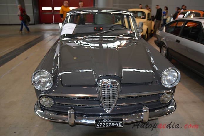 Alfa Romeo 2000 1958-1961 (1958 berlina 4d), przód