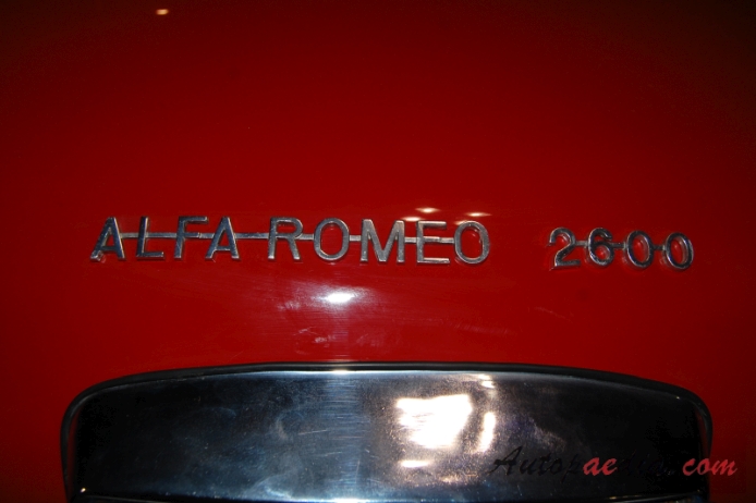 Alfa Romeo 2600 1961-1968 (Spider convertible), emblemat tył 