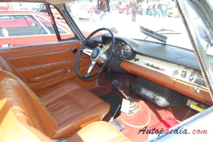 Alfa Romeo 2600 1961-1968 (Sprint Coupé), wnętrze