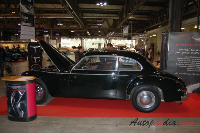 Alfa Romeo 6C 2500 1938-1952 (1939-1952 2500 Sport Berlina 2d), left side view