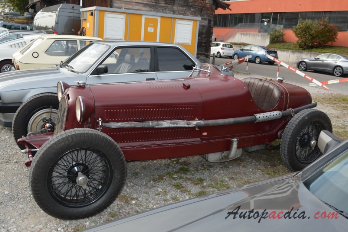 Alfa Romeo 8C 1931-1941 (1931-1934 Alfa Romeo 8C 2300 roadster 2d), lewy bok