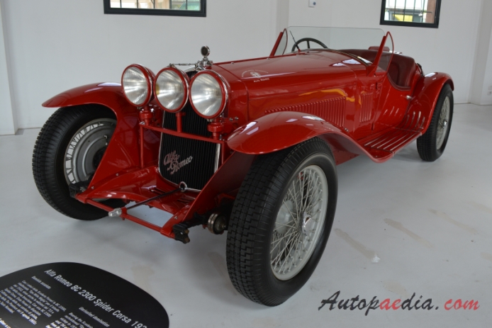 Alfa Romeo 8C 1931-1941 (1932 8C 2300 Spider Corsa roadster 2d), lewy przód