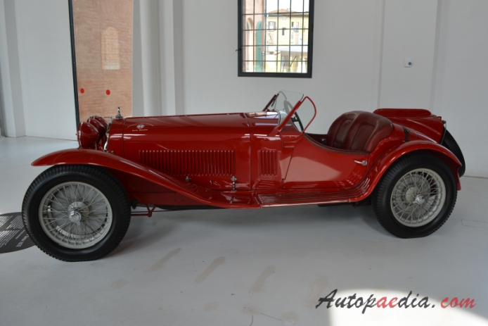 Alfa Romeo 8C 1931-1941 (1932 8C 2300 Spider Corsa roadster 2d), lewy bok