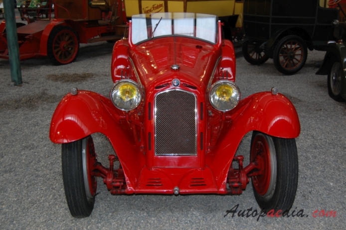 Alfa Romeo 8C 1931-1941 (1933 8C 2.6 roadster 2d), lewy przód