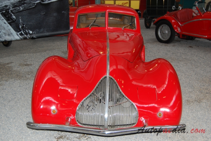 Alfa Romeo 8C 1931-1941 (1936 8C 2.9A saloon 2d), front view