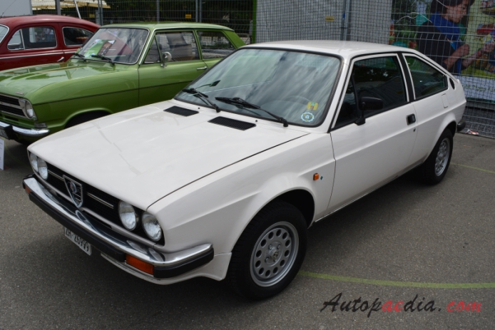 Alfa Romeo Alfasud Sprint 1976-1983 (1980 Alfasud Sprint Veloce 1.5 hatchback 2d), lewy przód