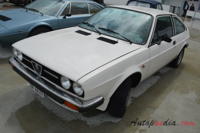 Alfa Romeo Alfasud Sprint 1976-1983 (1980 Alfasud Sprint Veloce 1.5 hatchback 2d), lewy przód