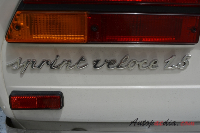 Alfa Romeo Alfasud Sprint 1976-1983 (1980 Alfasud Sprint Veloce 1.5 hatchback 2d), emblemat tył 
