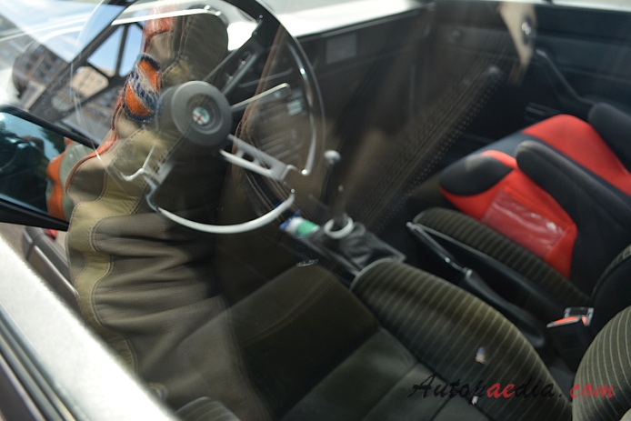 Alfa Romeo Sprint 1983-1989 (1986 Sprint 1.5 Quadrifoglio Grand Prix hatchback 2d), wnętrze