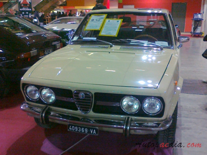 Alfa Romeo Alfetta 1972-1984 (1972-1975 sedan 4d), front view