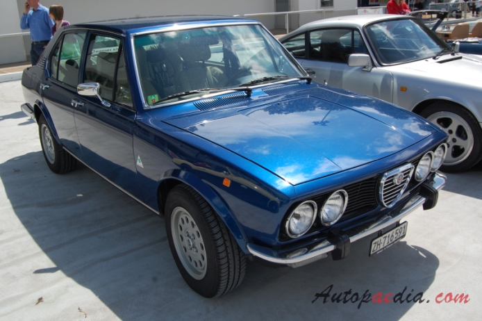 Alfa Romeo Alfetta 1972-1984 (1975-1979 1.8L sedan 4d), right front view