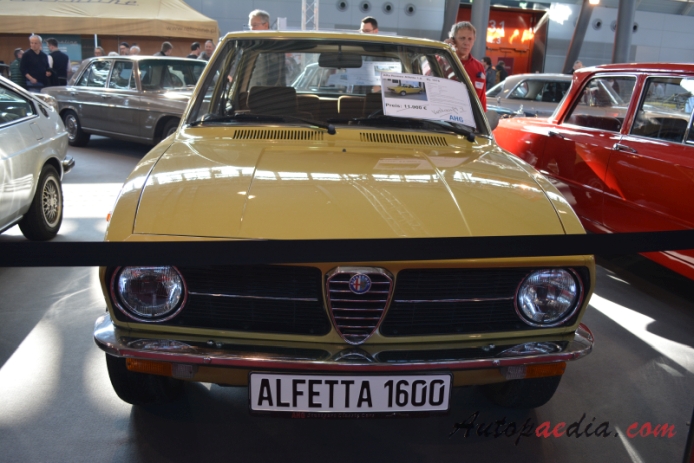 Alfa Romeo Alfetta 1972-1984 (1976 1.6L sedan 4d), front view