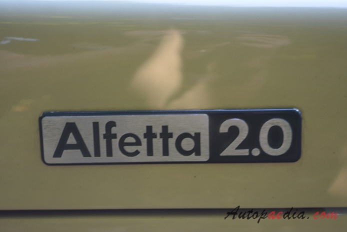 Alfa Romeo Alfetta 1972-1984 (1981-1982 Alfetta 2.0 sedan 4d), emblemat tył 