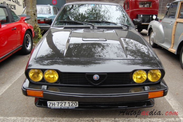 Alfa Romeo Alfetta GT (GTV) 1974-1987 (1980-1987 GTV6 25L), front view