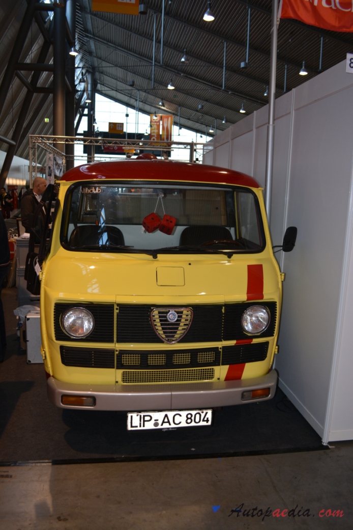 Alfa Romeo F12/A12, F11/A11 1967-1983 (1977-1983 facelift minibus), przód