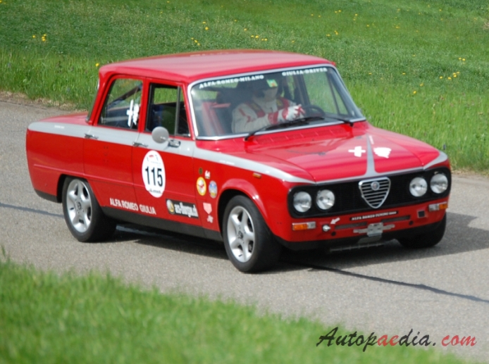 Alfa Romeo Giulia 1962-1978 (1976), right front view