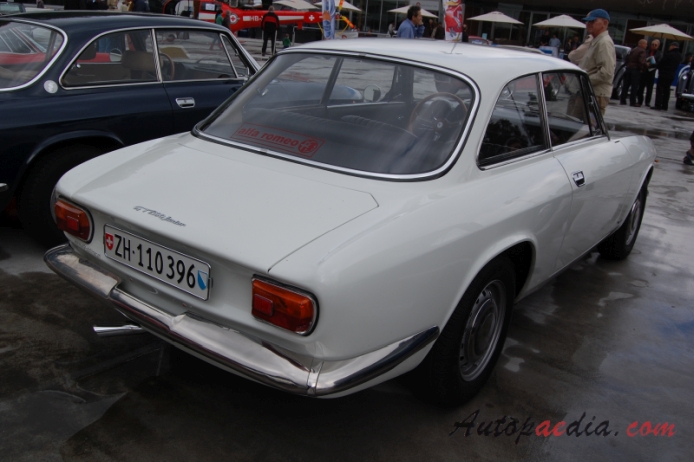 Alfa Romeo GT 1963-1977 (1965-1970 GT 1300 Junior), prawy tył