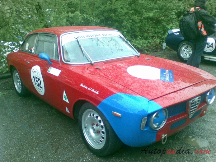 Alfa Romeo GT 1963-1977 (1965 GTA 1600), prawy przód