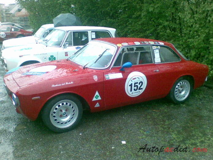 Alfa Romeo GT 1963-1977 (1965 GTA 1600), left side view