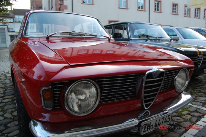 Alfa Romeo GT 1963-1977 (1965 Giulia Sprint GT), przód