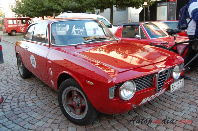 Alfa Romeo GT 1963-1977 (1965 Giulia Sprint GT), prawy przód