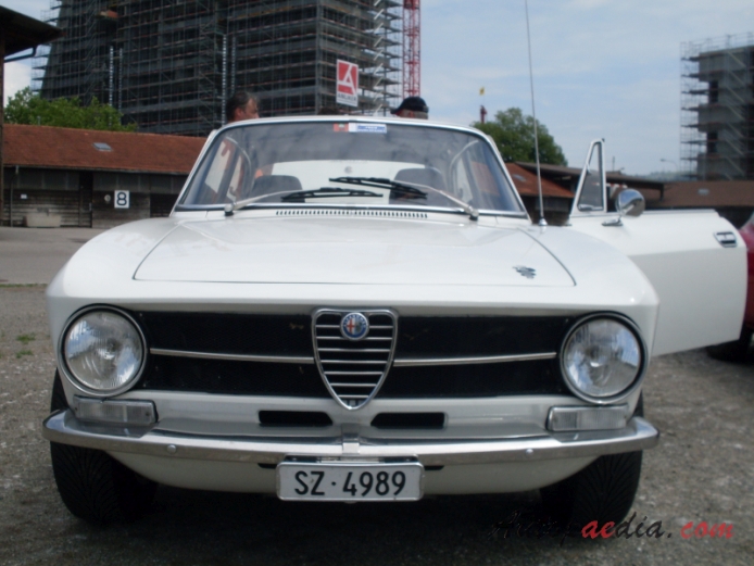 Alfa Romeo GT 1963-1977 (1970-1974 GT 1300 Junior Coupé 2d), front view