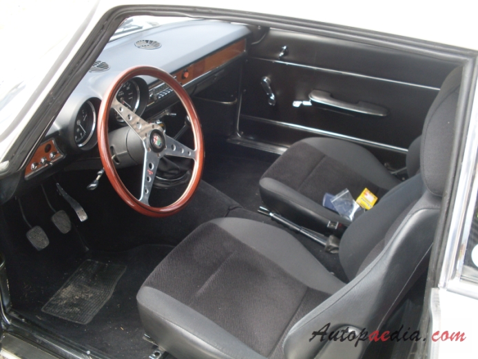 Alfa Romeo GT 1963-1977 (1970-1974 GT 1300 Junior Coupé 2d), interior