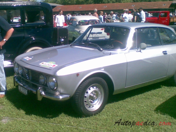 Alfa Romeo GT 1963-1977 (1971-1976 GT 2000 Veloce), lewy przód