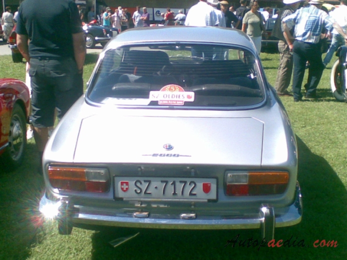 Alfa Romeo GT 1963-1977 (1971-1976 GT 2000 Veloce), tył