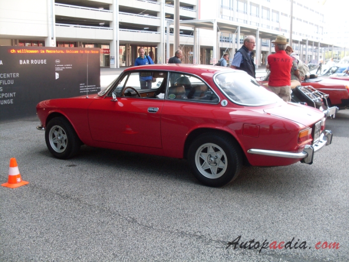 Alfa Romeo GT 1963-1977 (1971-1976 GT 2000 Veloce), lewy bok