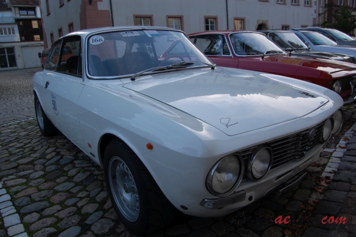Alfa Romeo GT 1963-1977 (1972 GTV 2000 Veloce), prawy przód