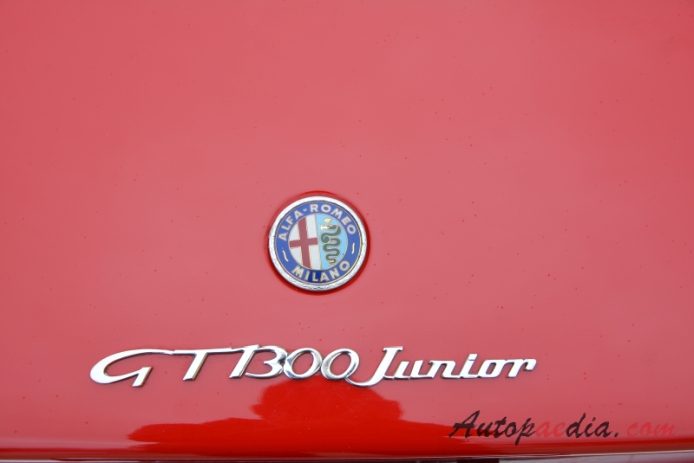Alfa Romeo GT 1963-1977 (1974-1977 Alfa Romeo 1300 Junior Unificato Coupé 2d), rear emblem  